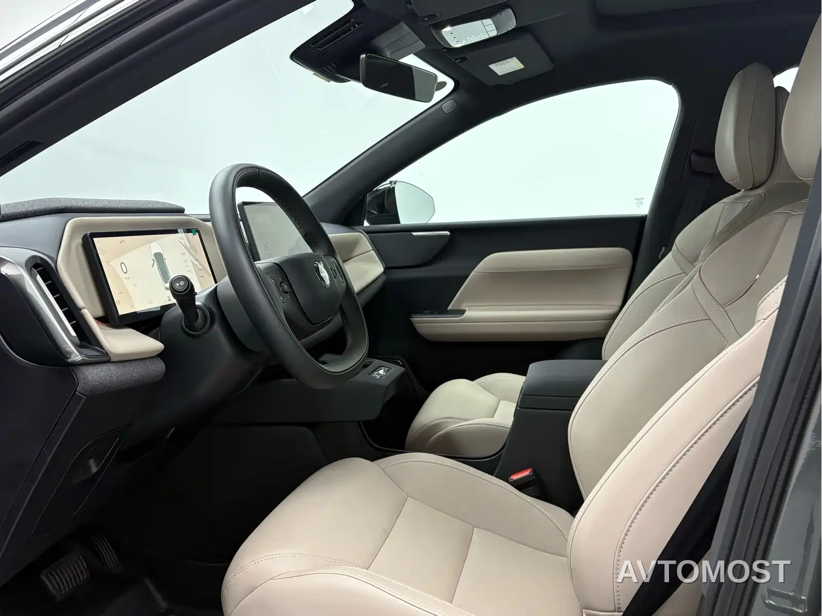 Volvo XC70 Plug-in Hybrid 2025 Standard — фото 5