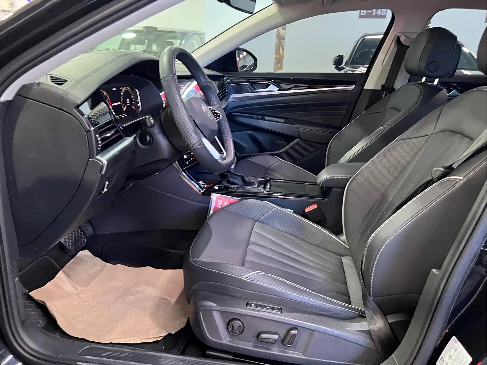 Volkswagen Passat 2024 330TSI Starlight Elite Edition — фото 4