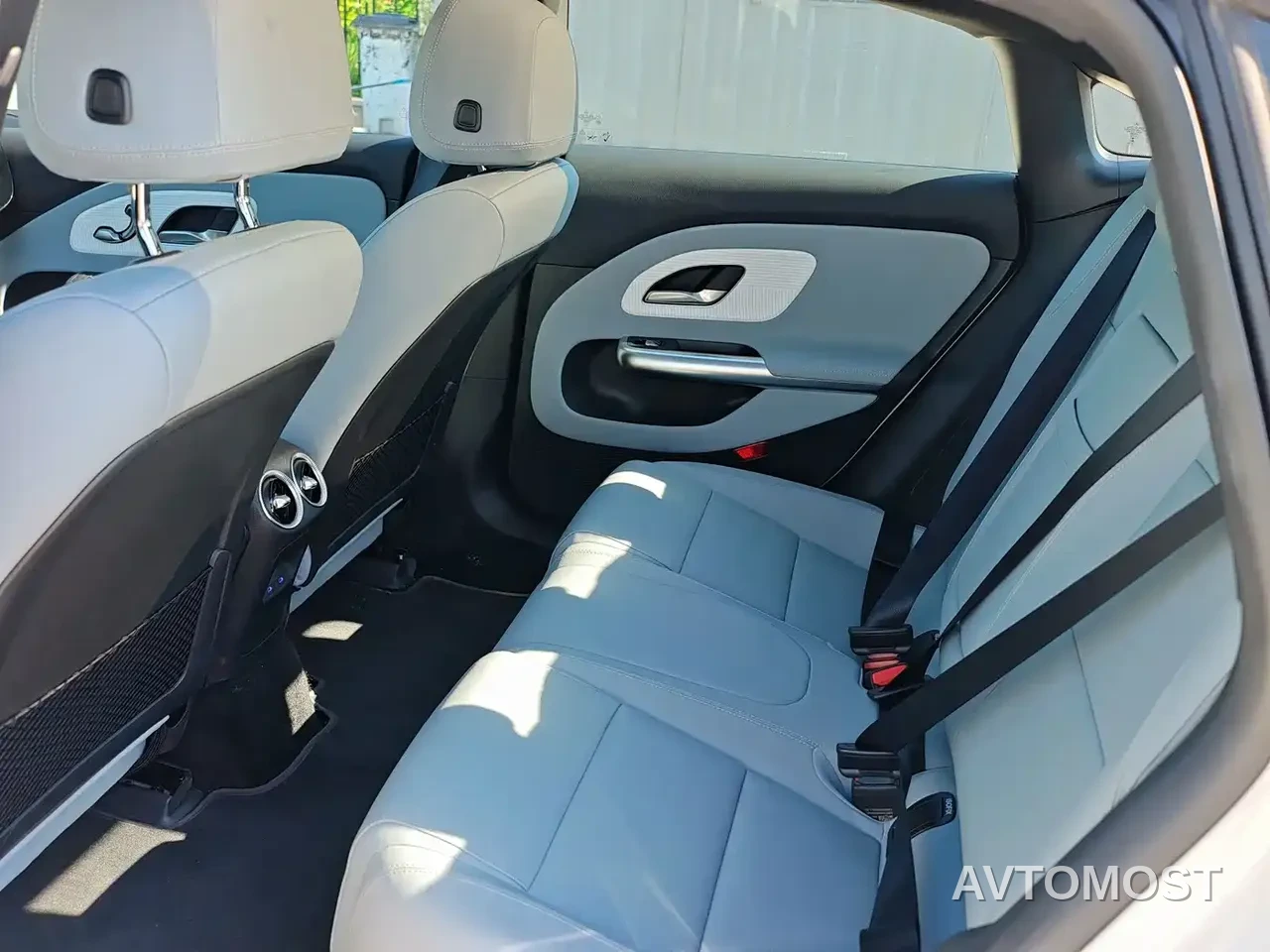 Mercedes-Benz CLA New Energy 2025 300L Fashion — фото 11