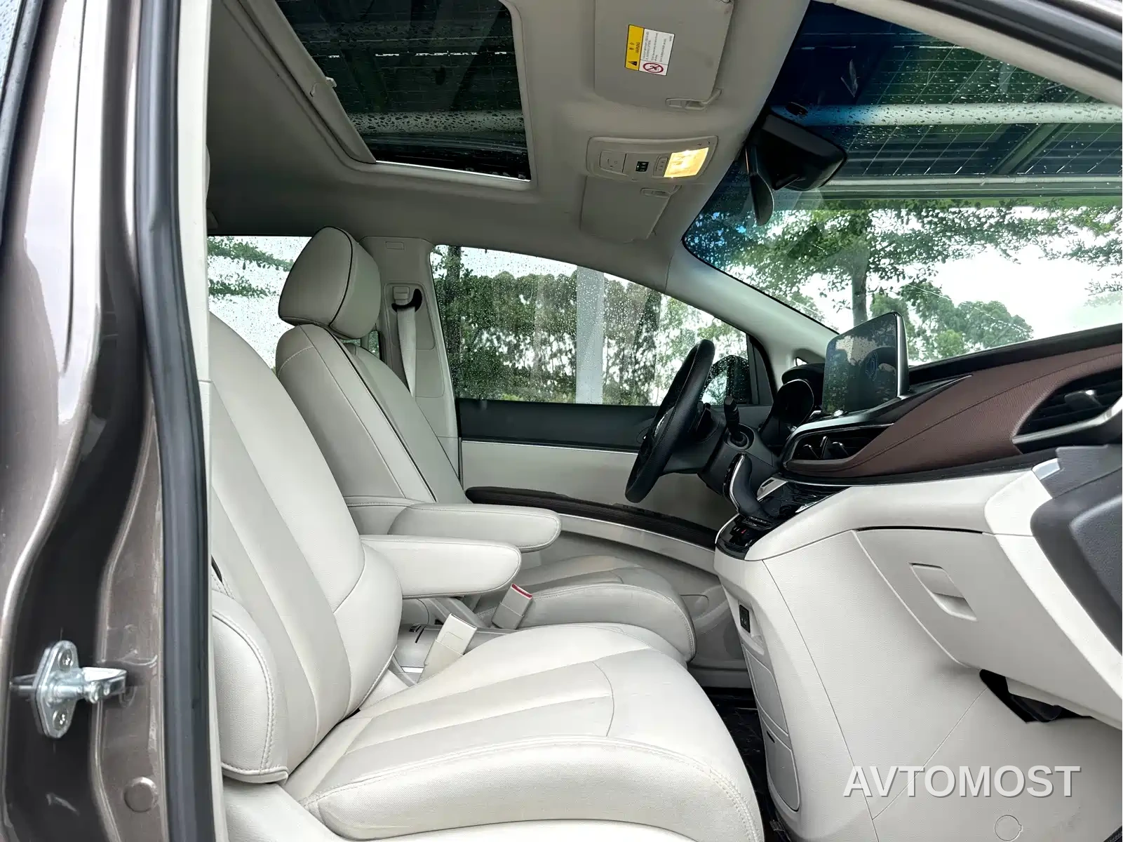Buick GL8 2021 Land Business Class 652T Luxury — фото 12