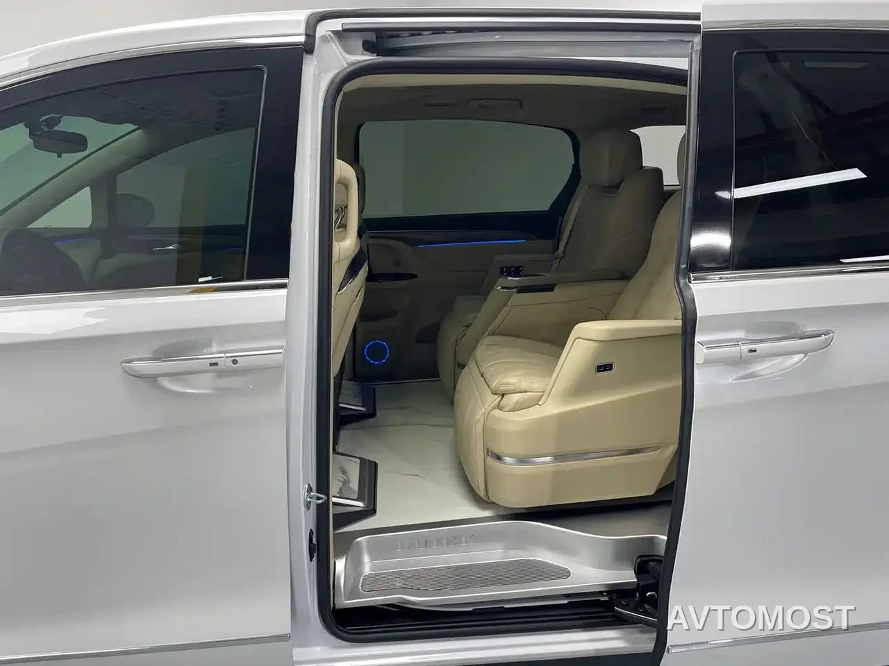 Buick GL8 New Energy 2025 Landprestige First Edition 7-Seater — фото 9