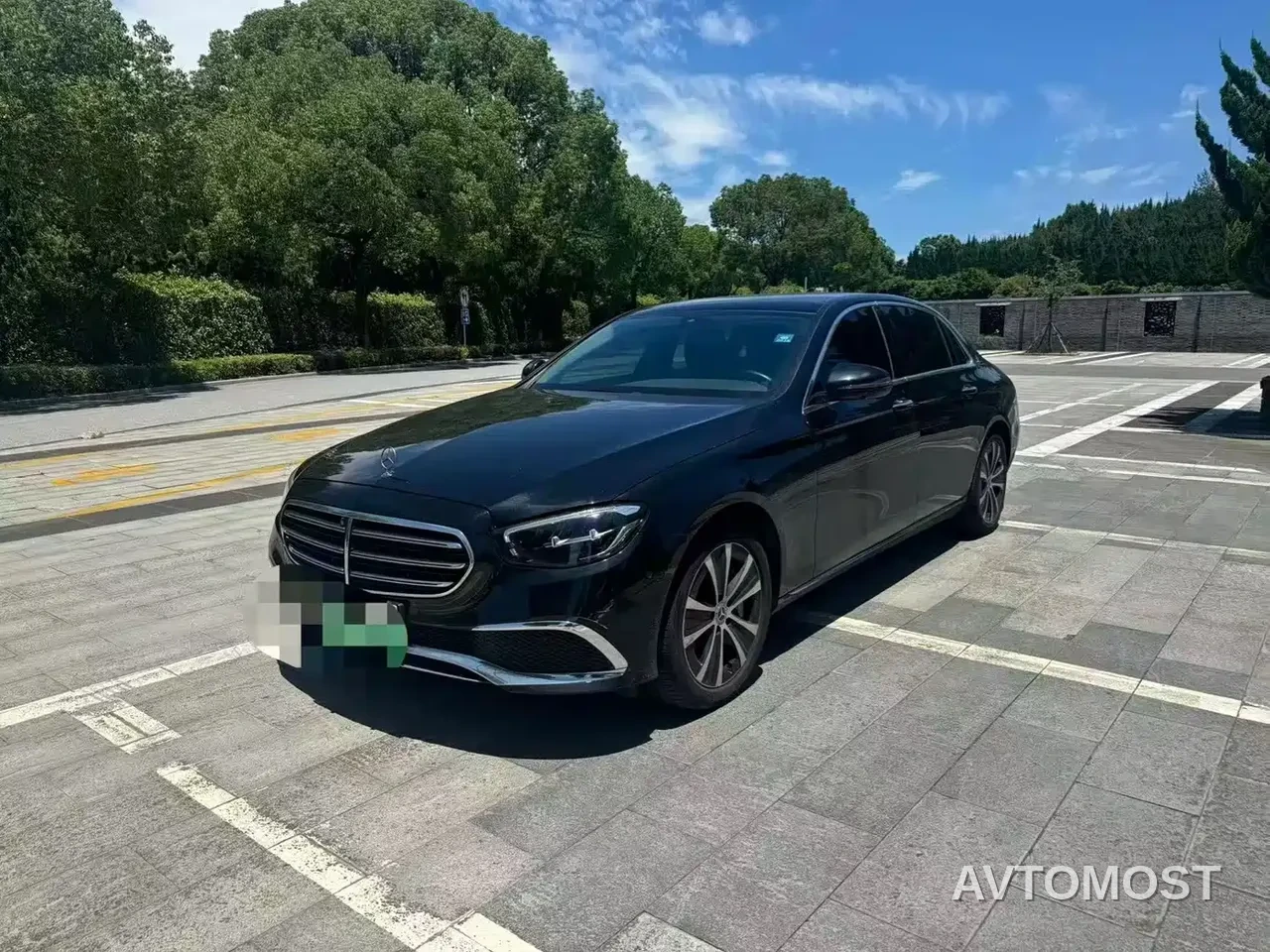 Mercedes-Benz E-Class New Energy 2022 E 350 e L Plug-in Hybrid Sports Sedan — фото 1