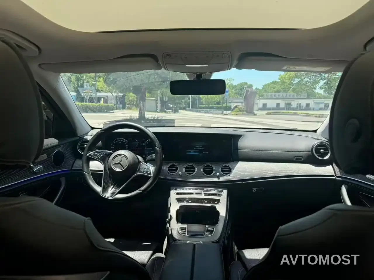 Mercedes-Benz E-Class New Energy 2022 E 350 e L Plug-in Hybrid Sports Sedan — фото 4