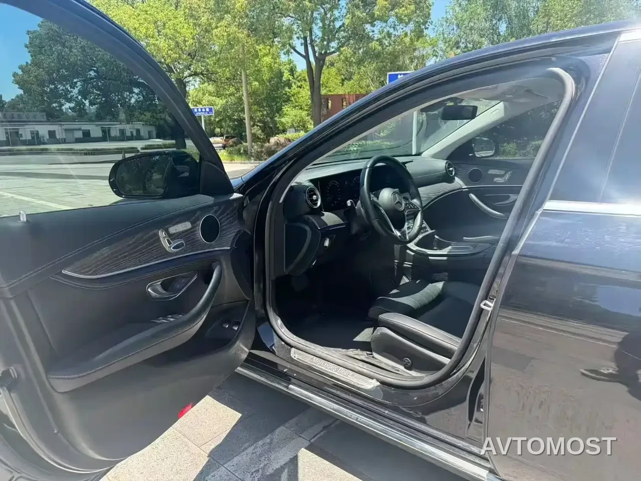 Mercedes-Benz E-Class New Energy 2022 E 350 e L Plug-in Hybrid Sports Sedan — фото 5