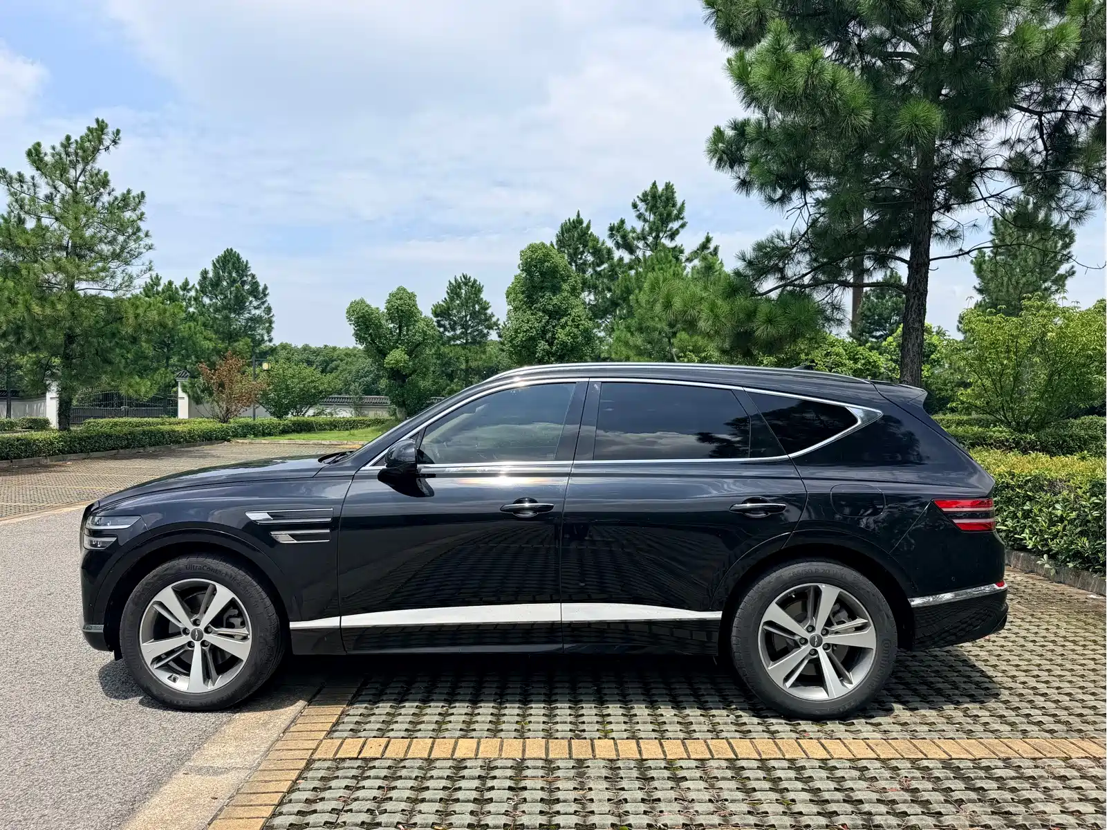 Genesis GV80 2023 2.5T 4WD Luxury Edition 5-seater — фото 3