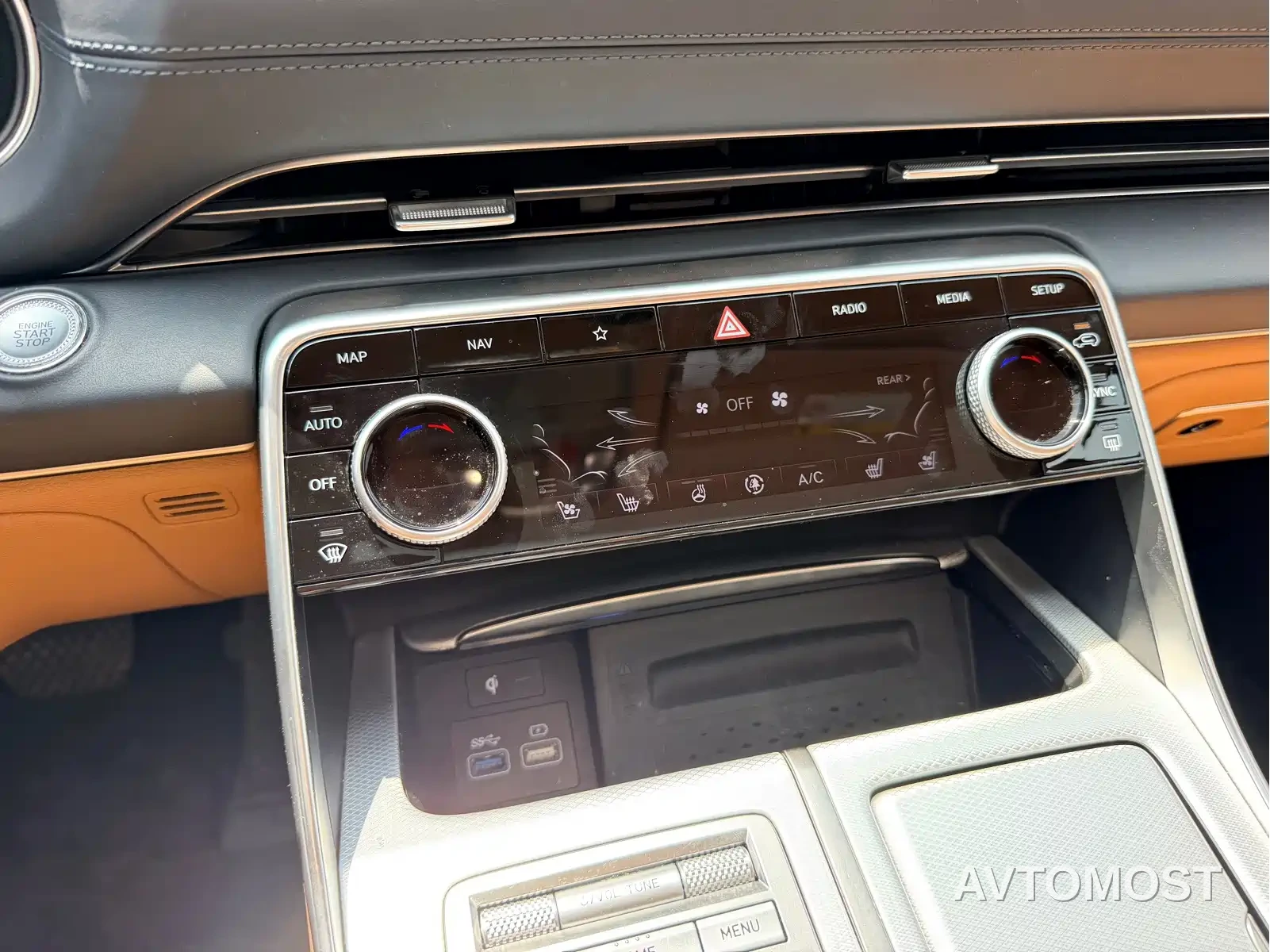 Genesis GV80 2023 2.5T 4WD Luxury Edition 5-seater — фото 15