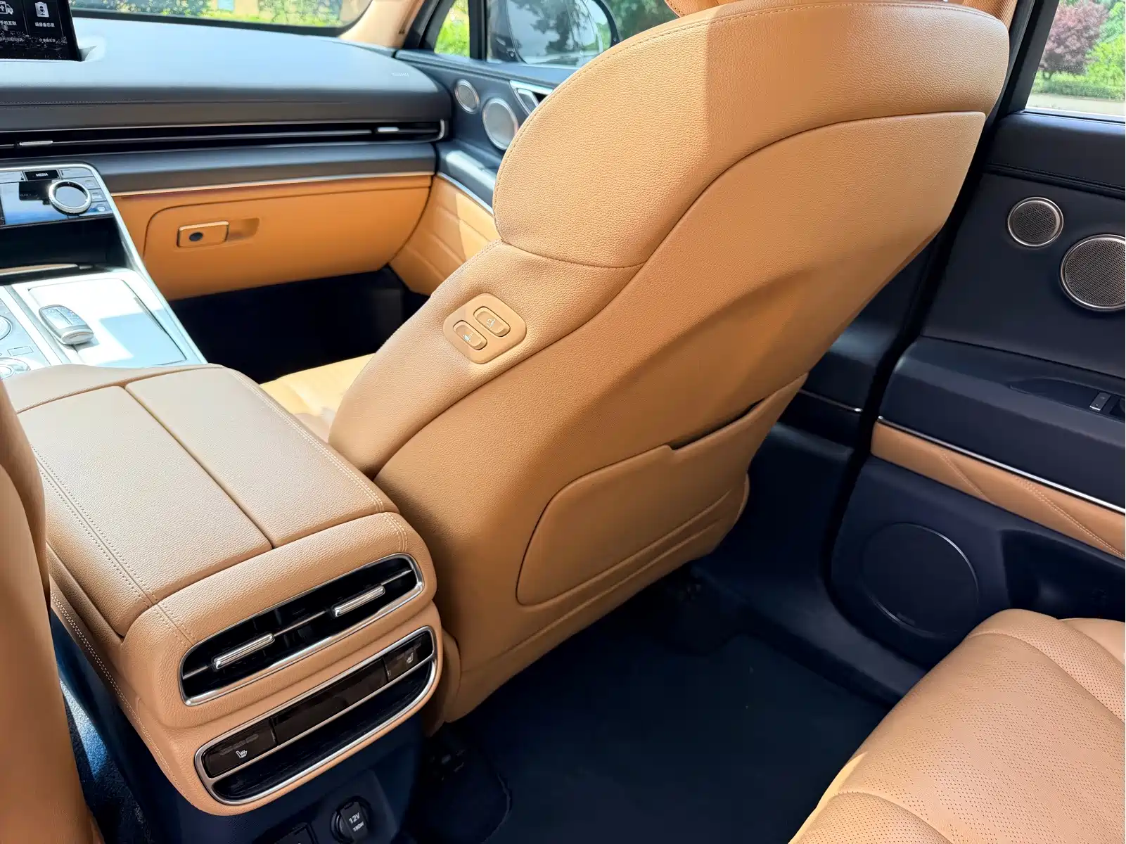 Genesis GV80 2023 2.5T 4WD Luxury Edition 5-seater — фото 16