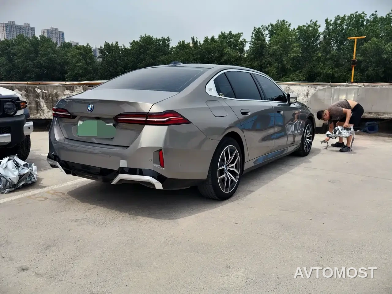 BMW i5 2024 eDrive 35L M Sport Package — фото 8