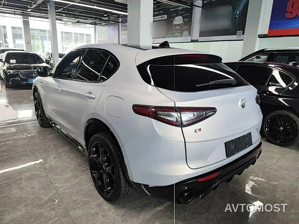 Alfa Romeo Stelvio 2023 2.0T 280HP Competizione Racing Edition — фото 5