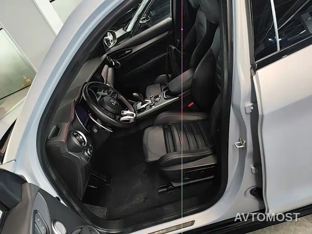Alfa Romeo Stelvio 2023 2.0T 280HP Competizione Racing Edition — фото 15