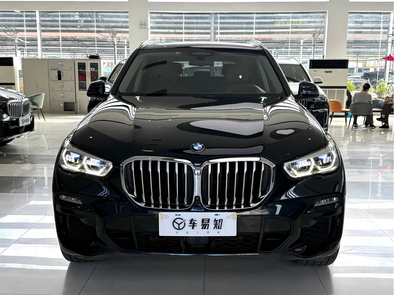 BMW X5 (Import) 2021 xDrive40i Exclusive M Sport Package — фото 2