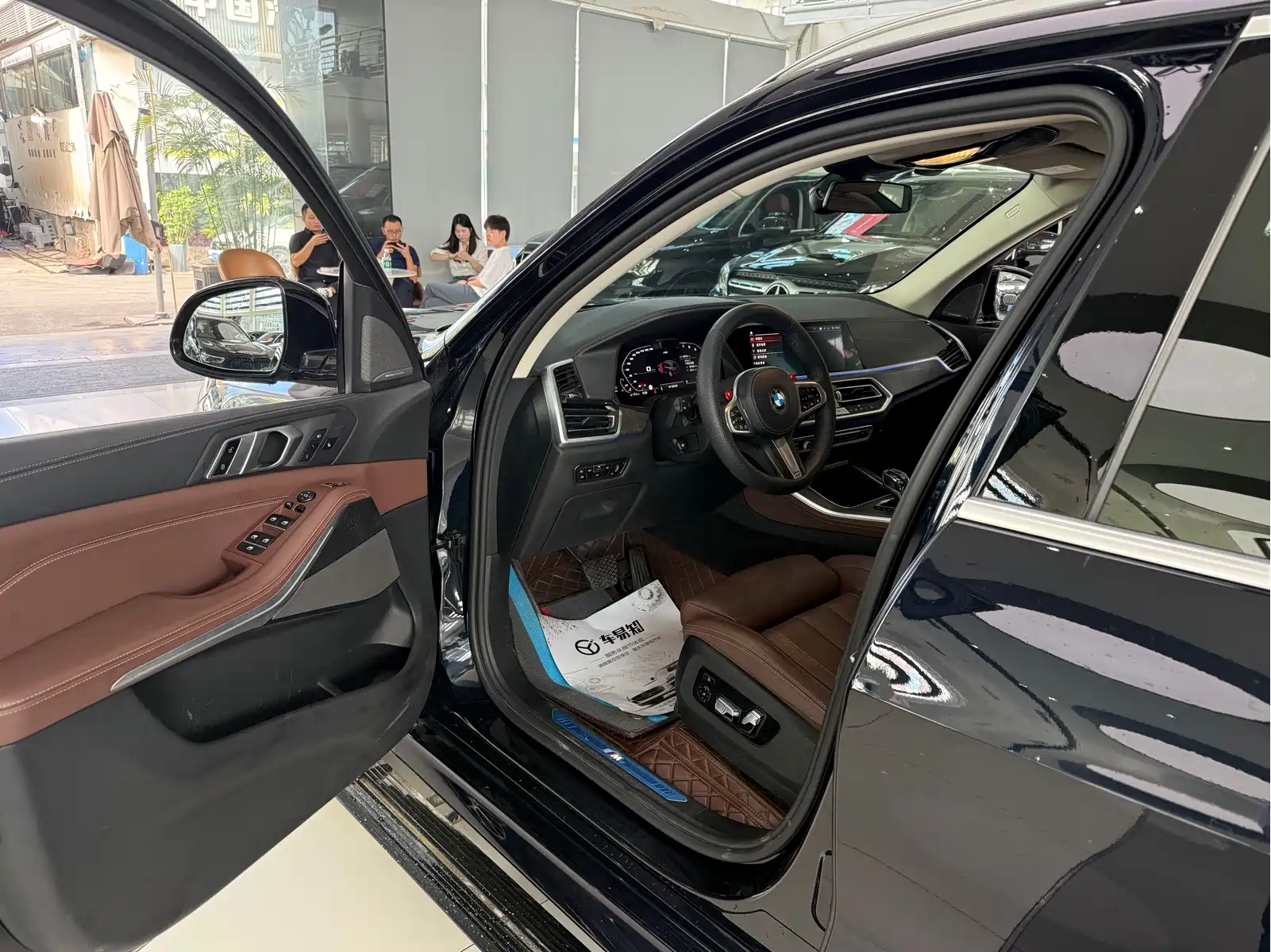 BMW X5 (Import) 2021 xDrive40i Exclusive M Sport Package — фото 4