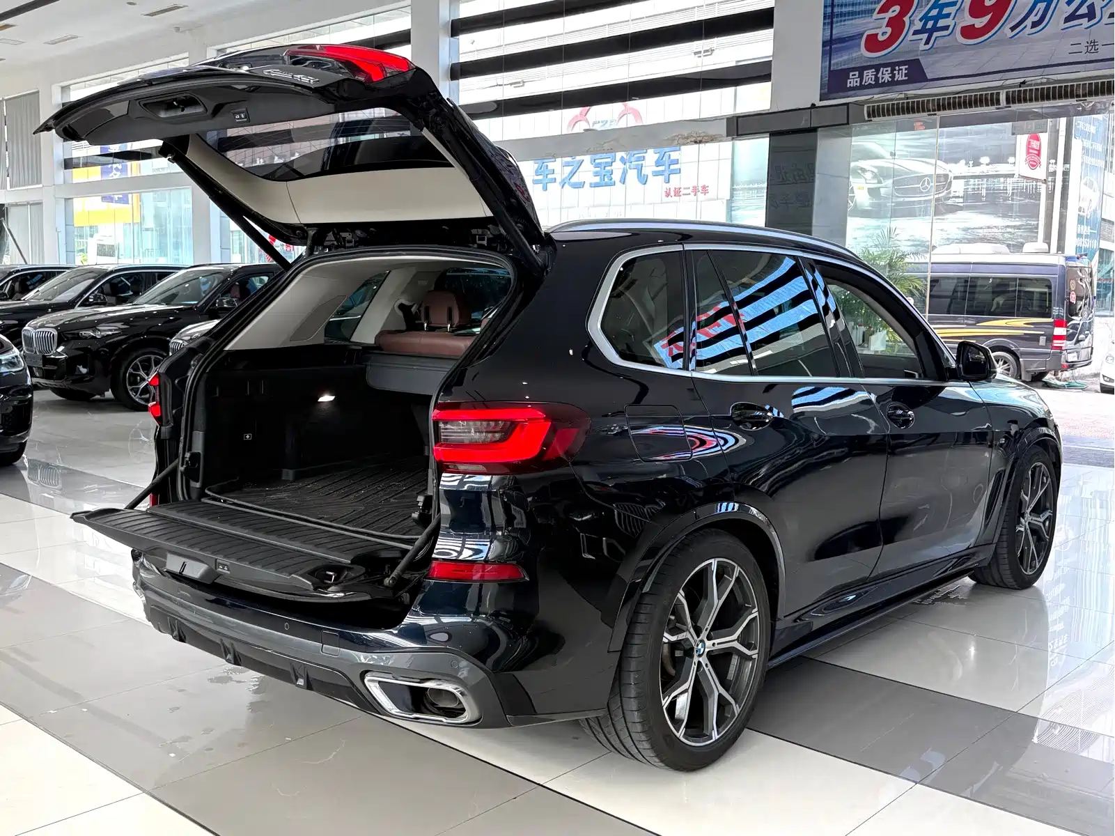 BMW X5 (Import) 2021 xDrive40i Exclusive M Sport Package — фото 18