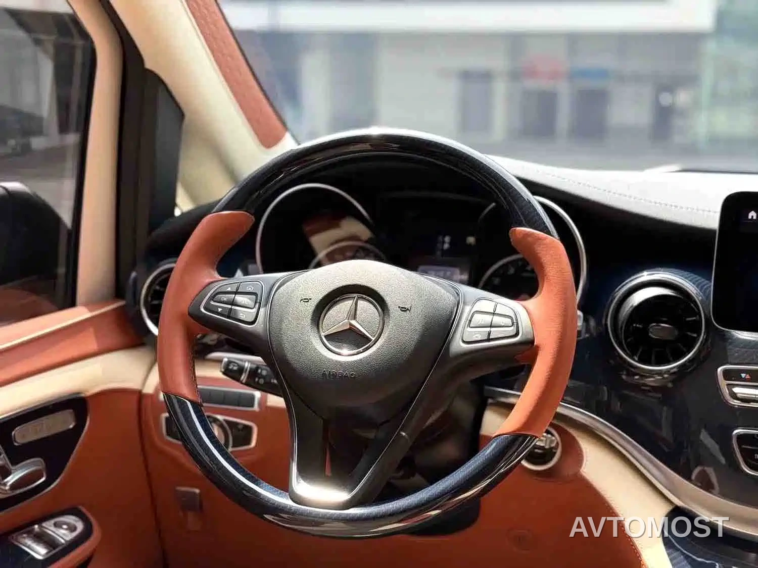 Mercedes-Benz V-Class 2022 V 260 L Long Wheelbase Prestige Edition — фото 6