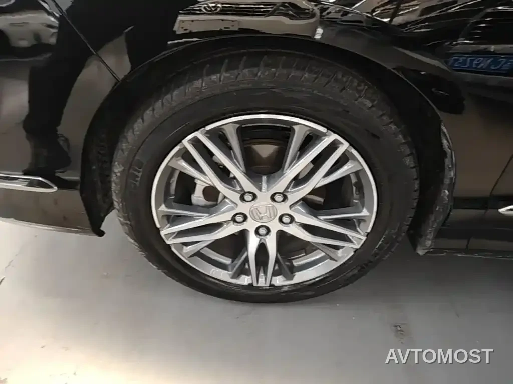 Honda Elysion 2019 2.0L Hybrid Luxury Edition — фото 17
