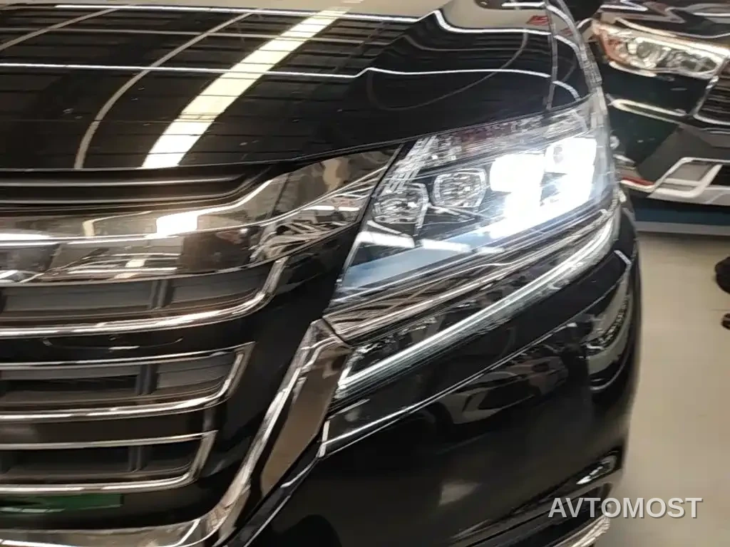 Honda Elysion 2019 2.0L Hybrid Luxury Edition — фото 18