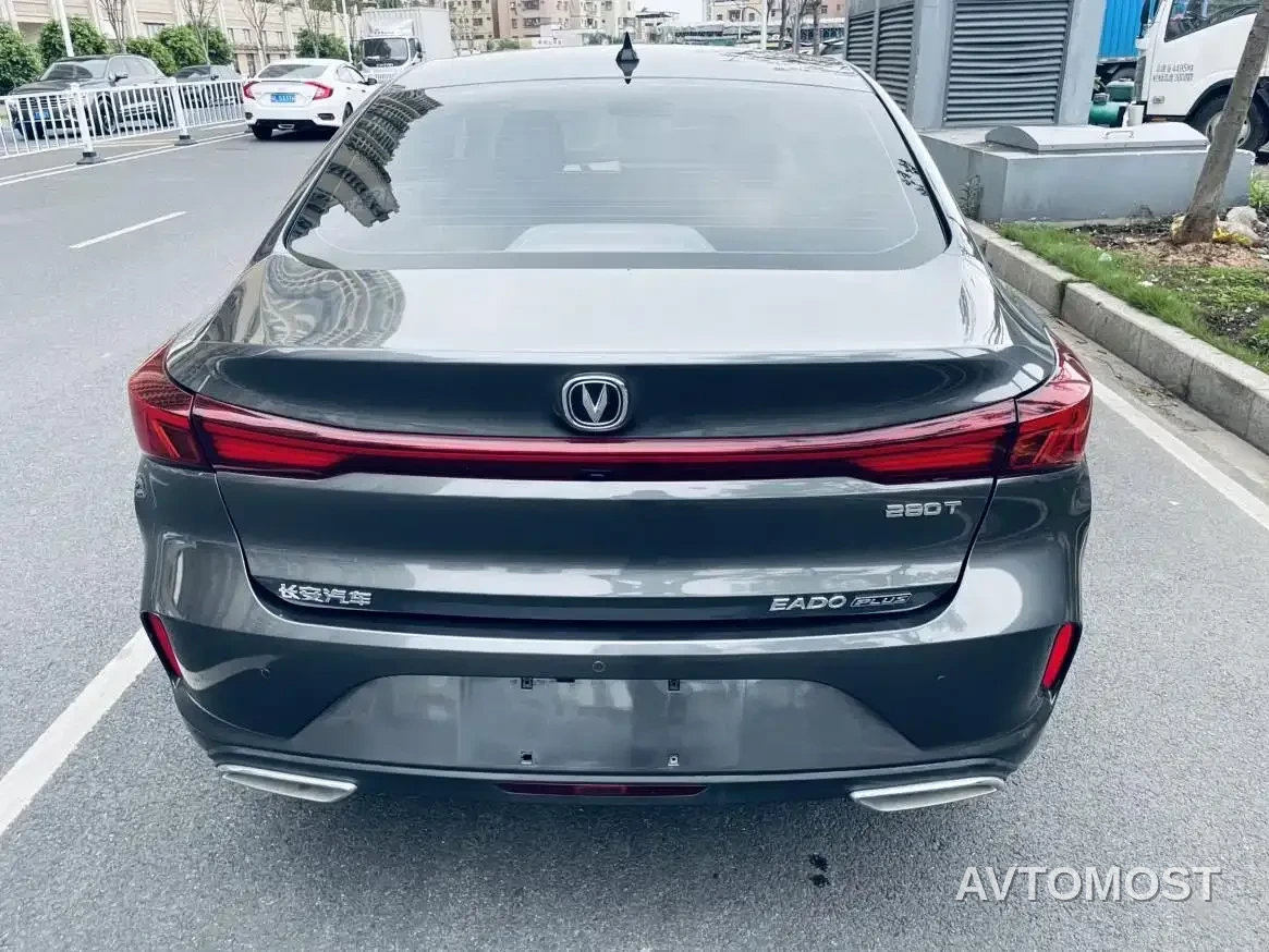 Changan Eado 2022 PLUS Blue Whale NE 1.4T GDI DCT Premium Edition — фото 9