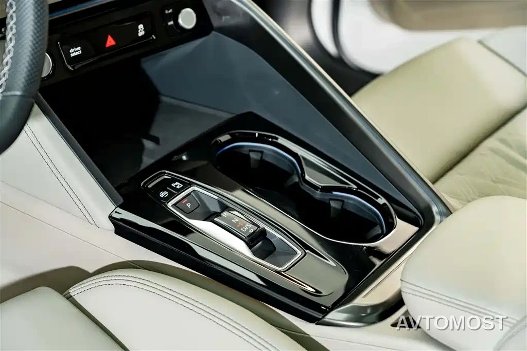 Audi Q5L 2026 Model Base Version — фото 12