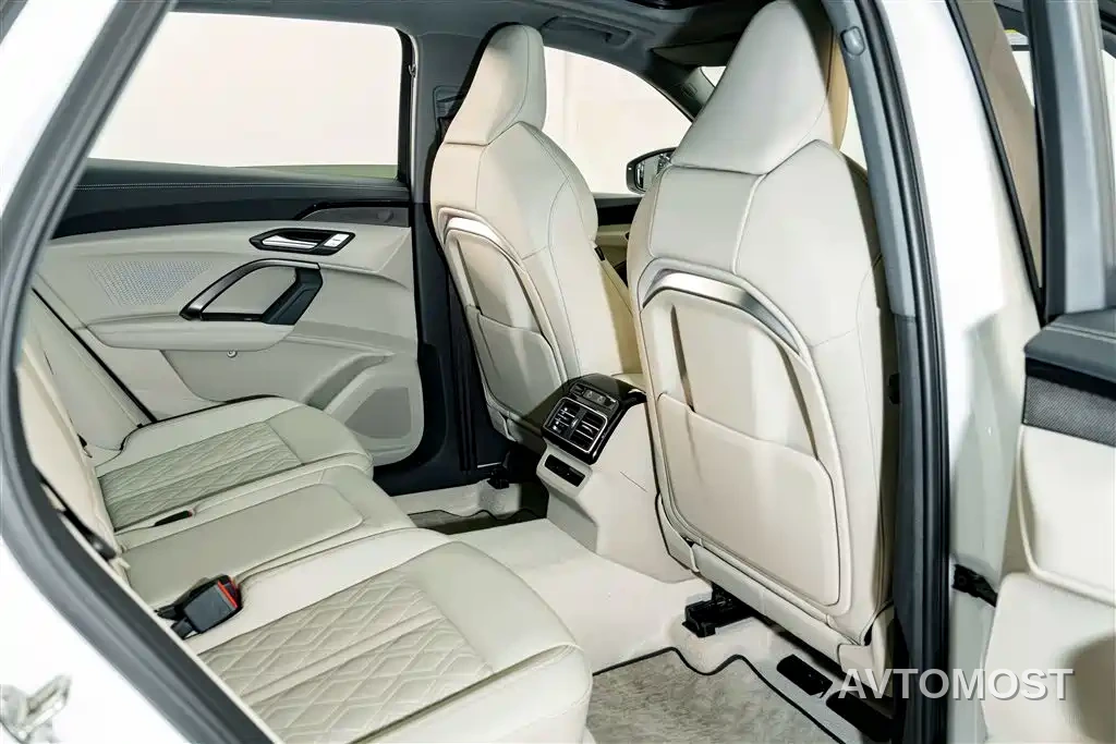 Audi Q5L 2026 Model Base Version — фото 21
