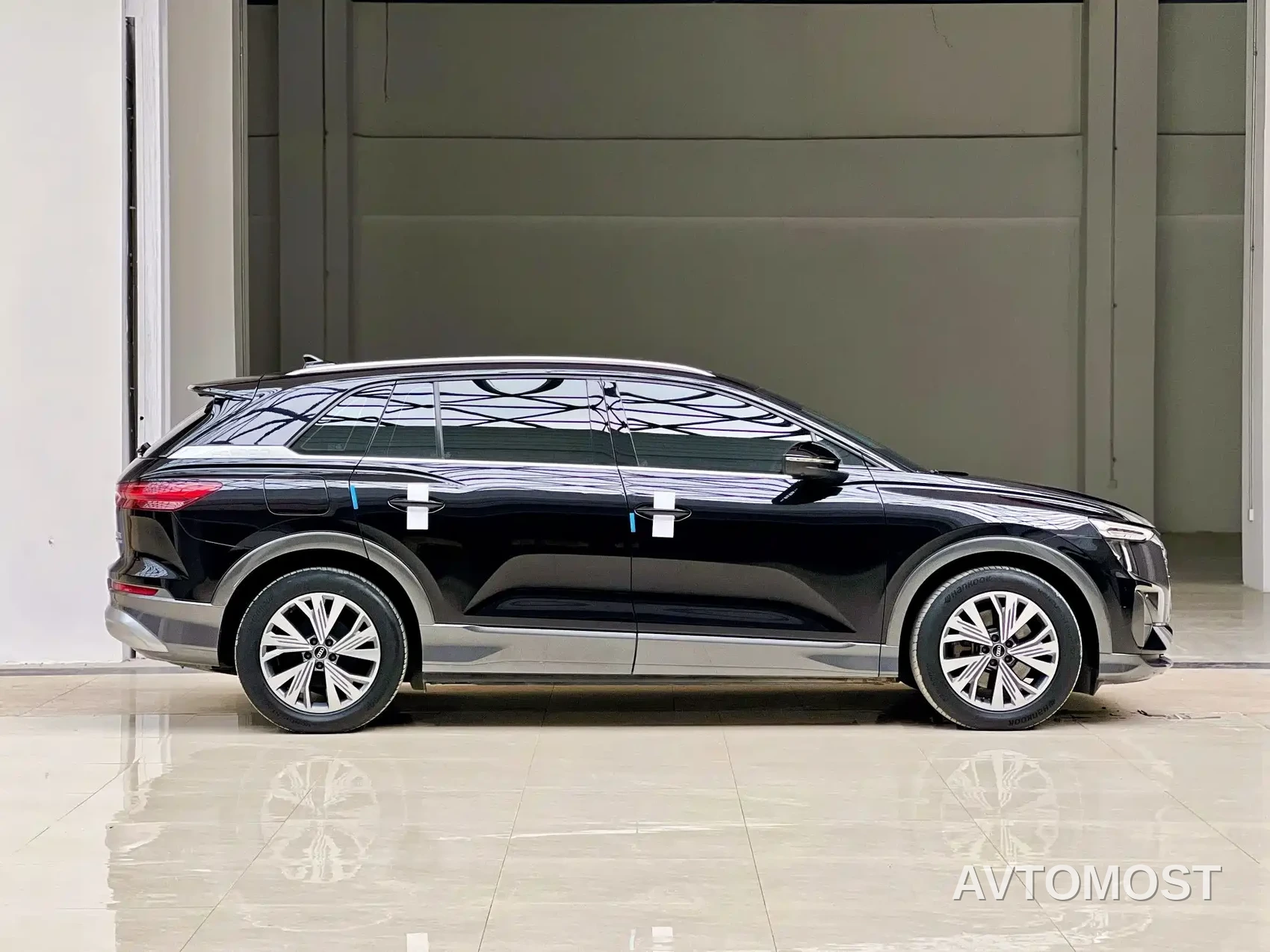 Audi Q5 e-tron 2023 40 e-tron Starlight Edition Brocade Package — фото 8