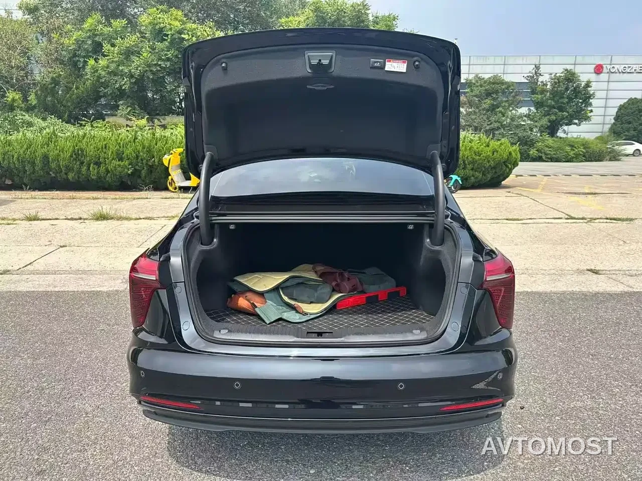 Hongqi H5 PHEV 2025 170 Super Hybrid Edition — фото 21