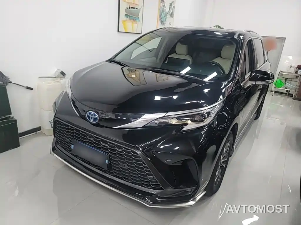 Toyota Granvia 2023 2.5L Hybrid Luxury Edition — фото 2