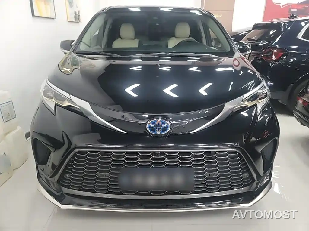 Toyota Granvia 2023 2.5L Hybrid Luxury Edition — фото 3