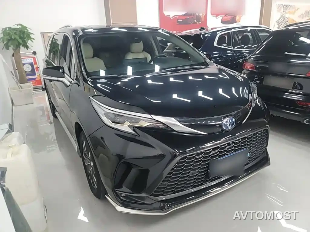 Toyota Granvia 2023 2.5L Hybrid Luxury Edition — фото 4