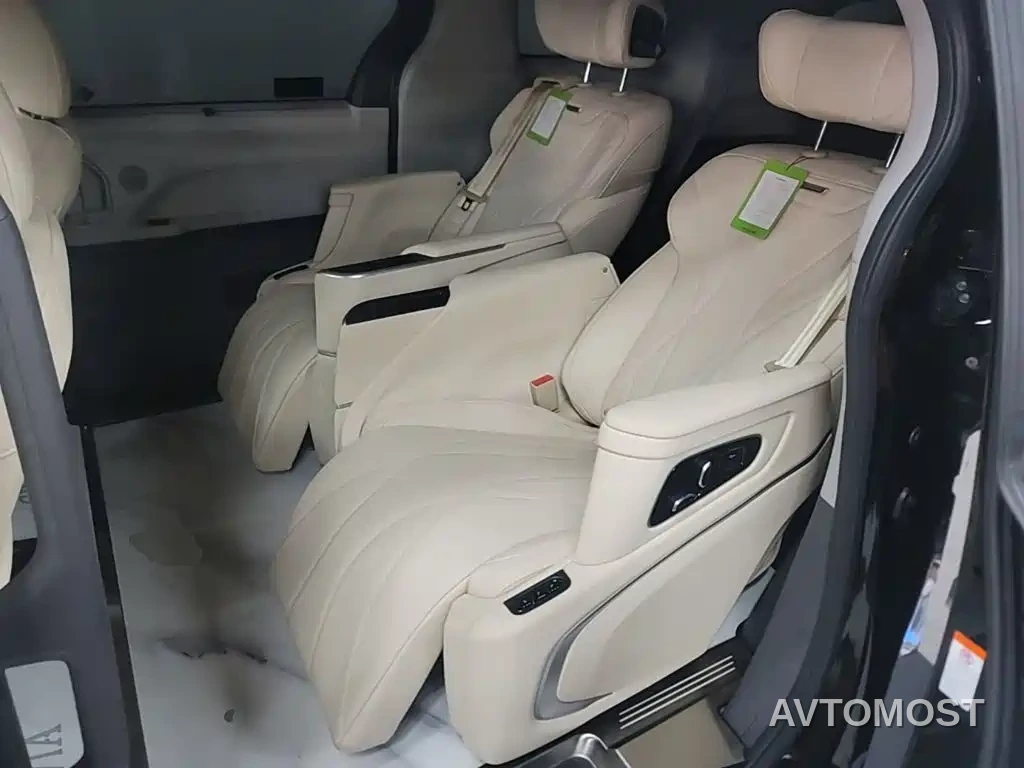 Toyota Granvia 2023 2.5L Hybrid Luxury Edition — фото 14