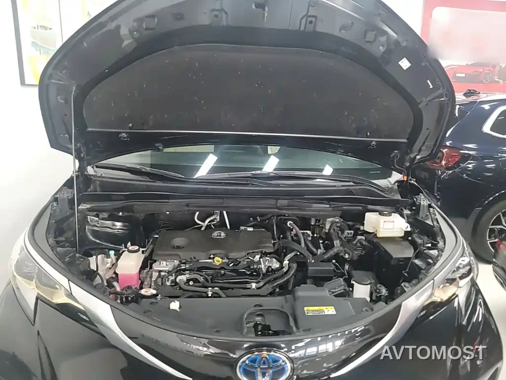 Toyota Granvia 2023 2.5L Hybrid Luxury Edition — фото 17