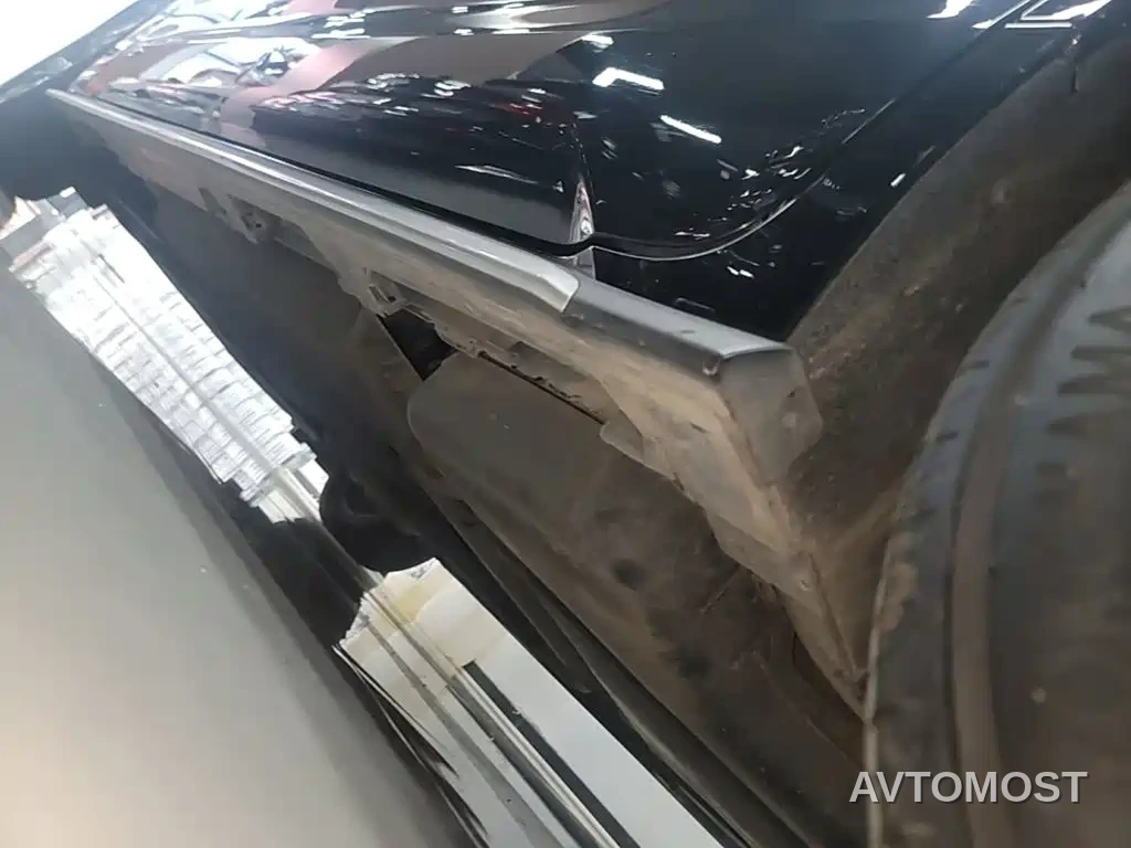 Toyota Granvia 2023 2.5L Hybrid Luxury Edition — фото 19