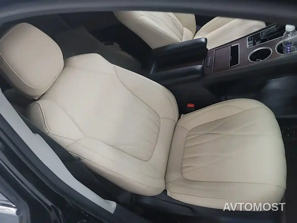 Toyota Granvia 2023 2.5L Hybrid Luxury Edition — фото 22