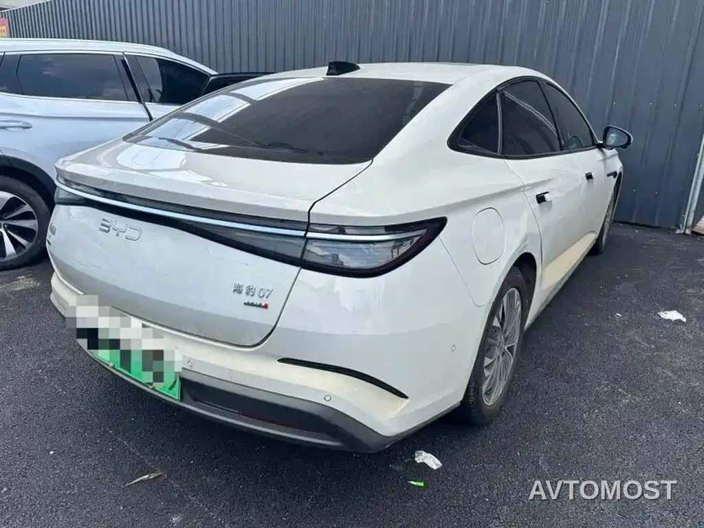 BYD Seal 07 EV 2026 model 705 Honor Edition — фото 2