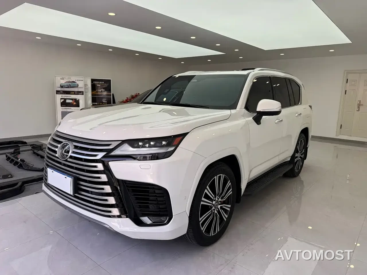 Lexus LX 2025 700h Boundary Edition — фото 1