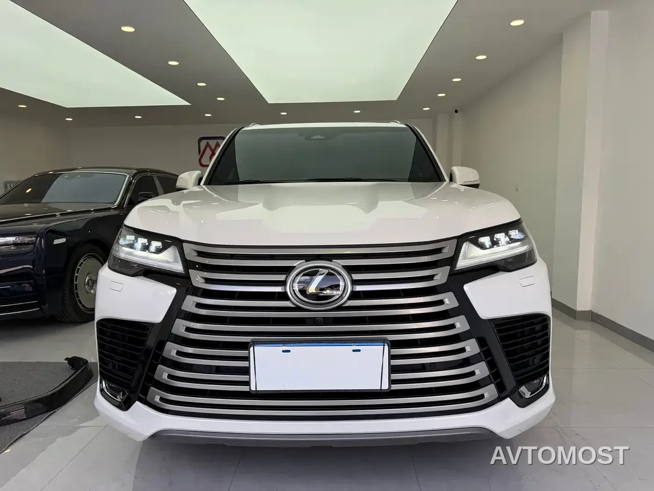 Lexus LX 2025 700h Boundary Edition — фото 2