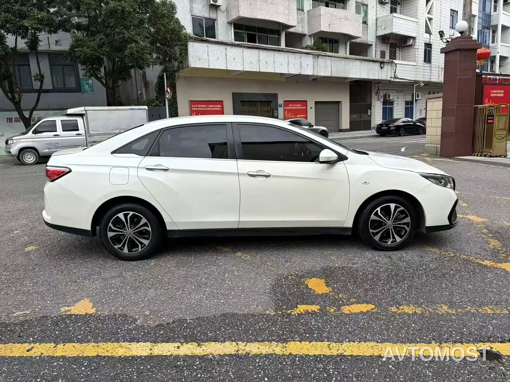 Venucia D60EV 2020 Standard Range Smart Edition — фото 4