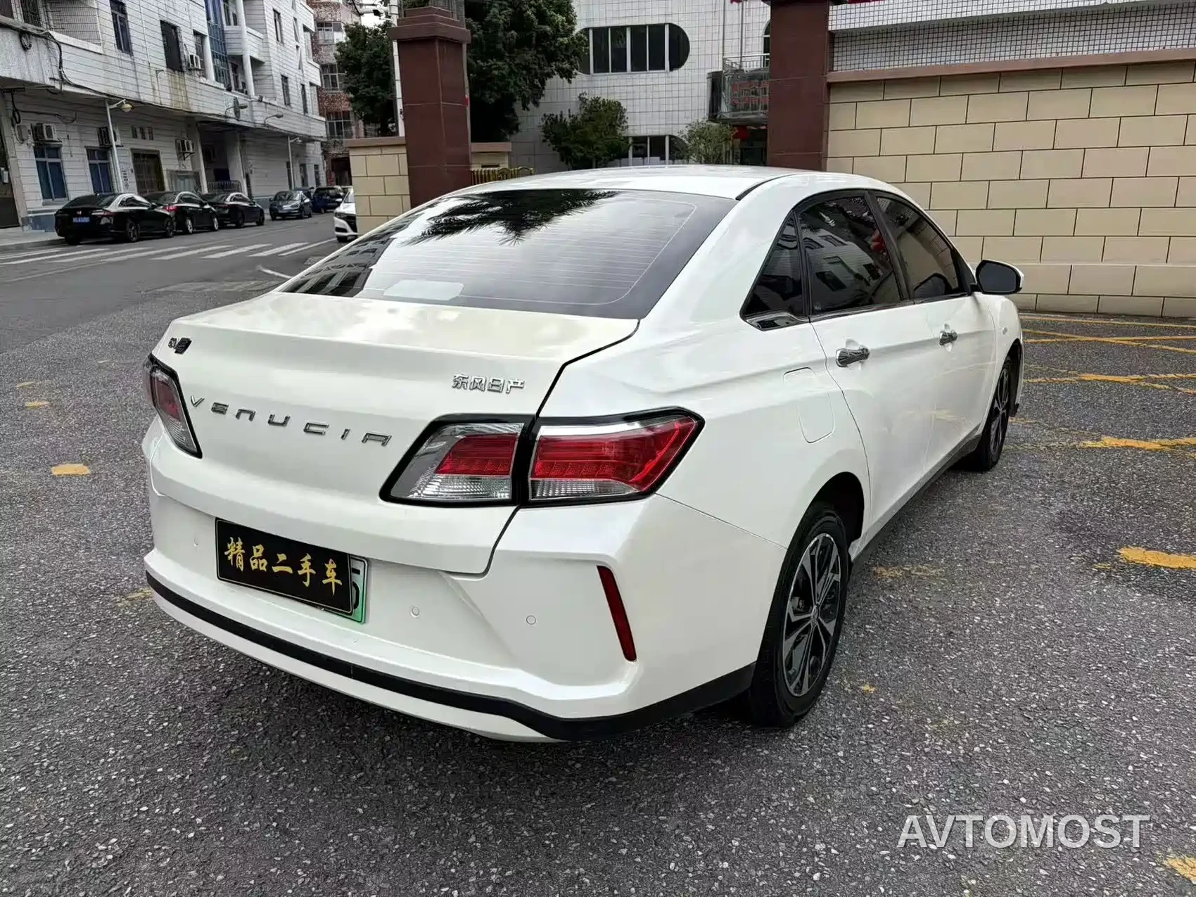 Venucia D60EV 2020 Standard Range Smart Edition — фото 5
