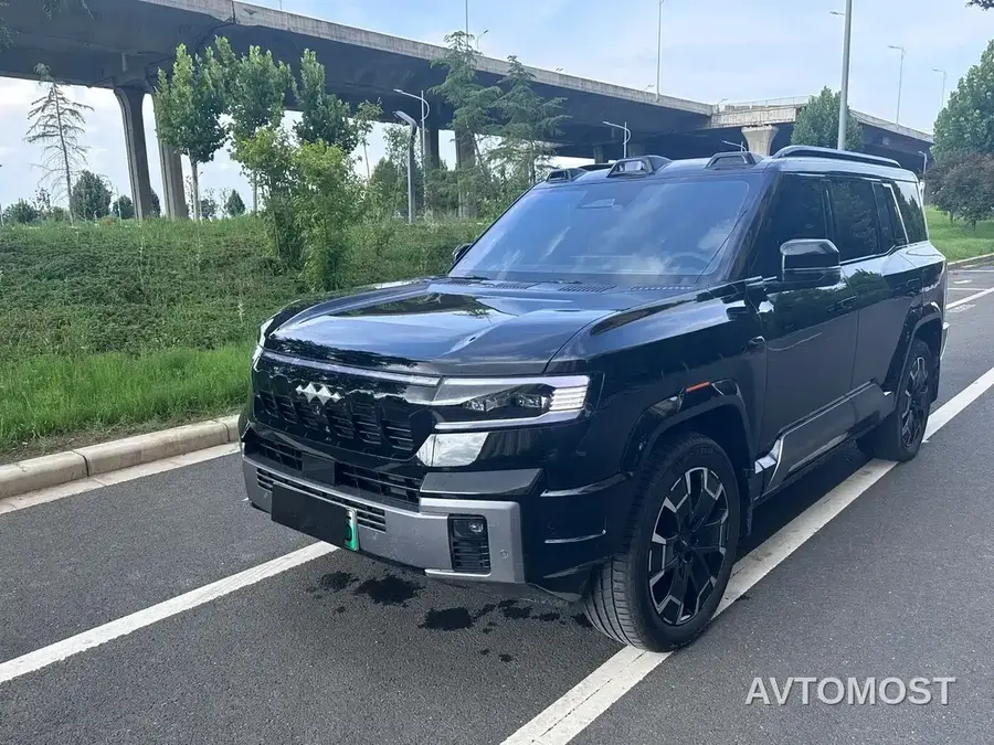 Fang Cheng Bao Leopard 8 2025 Zhiyong Flagship 7-Seater