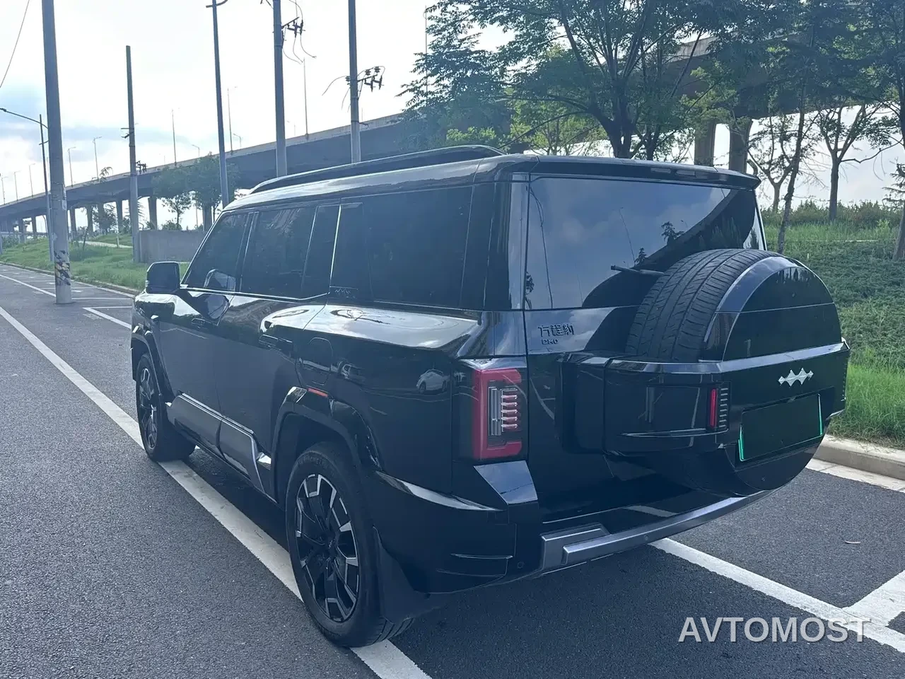 Fang Cheng Bao Leopard 8 2025 Zhiyong Flagship 7-Seater — фото 12