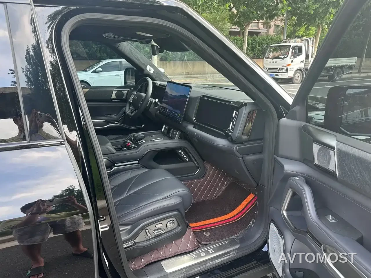 Fang Cheng Bao Leopard 8 2025 Zhiyong Flagship 7-Seater — фото 16