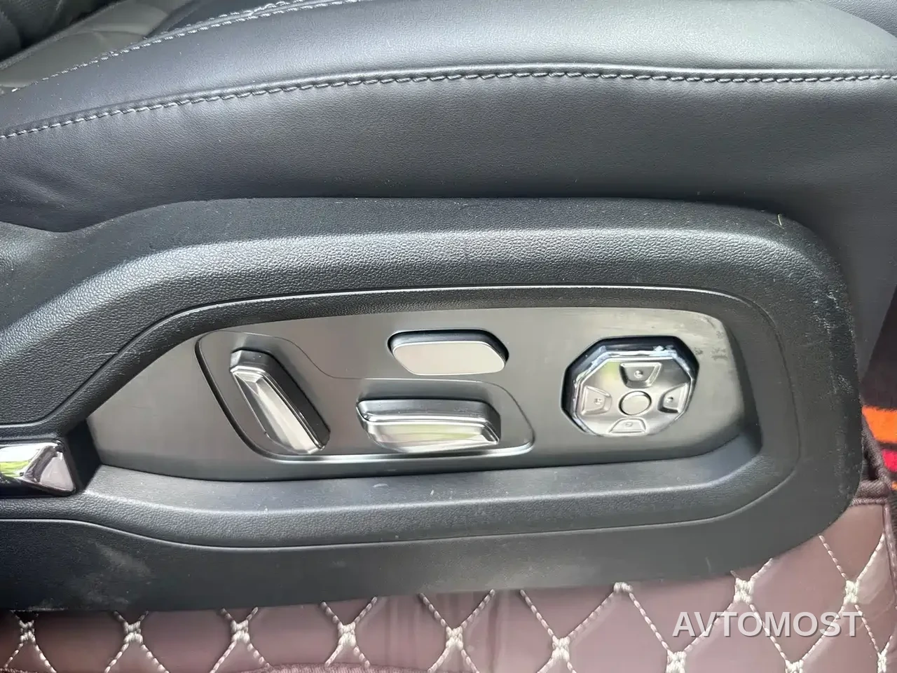 Fang Cheng Bao Leopard 8 2025 Zhiyong Flagship 7-Seater — фото 19