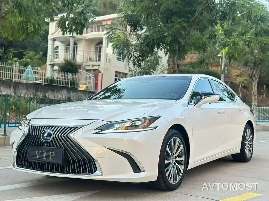 Lexus ES 2021 300h Luxury Edition