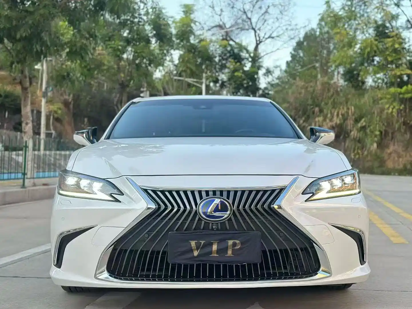 Lexus ES 2021 300h Luxury Edition — фото 2