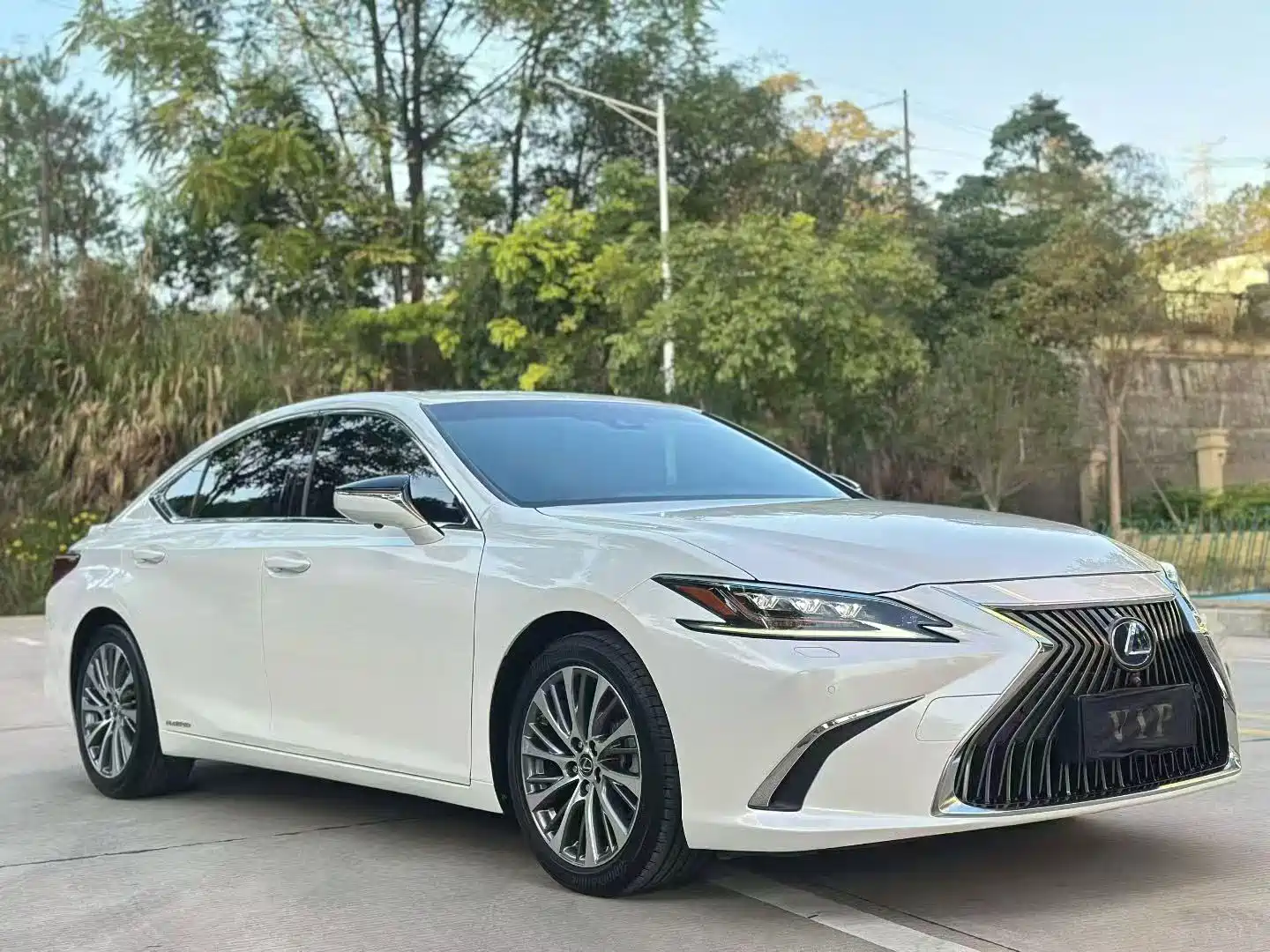 Lexus ES 2021 300h Luxury Edition — фото 3