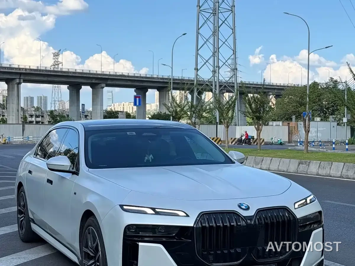BMW 7 Series 2023 Model 735Li M Sport Package — фото 11