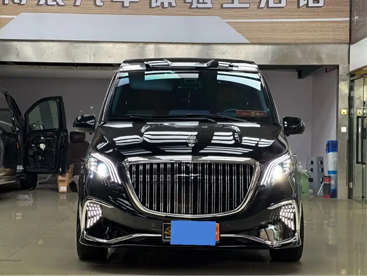 Mercedes-Benz Vito 2023 2.0T Business 7-Seater — фото 2