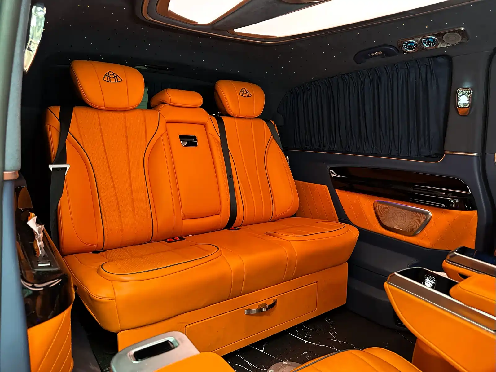 Mercedes-Benz Vito 2023 2.0T Business 7-Seater — фото 5