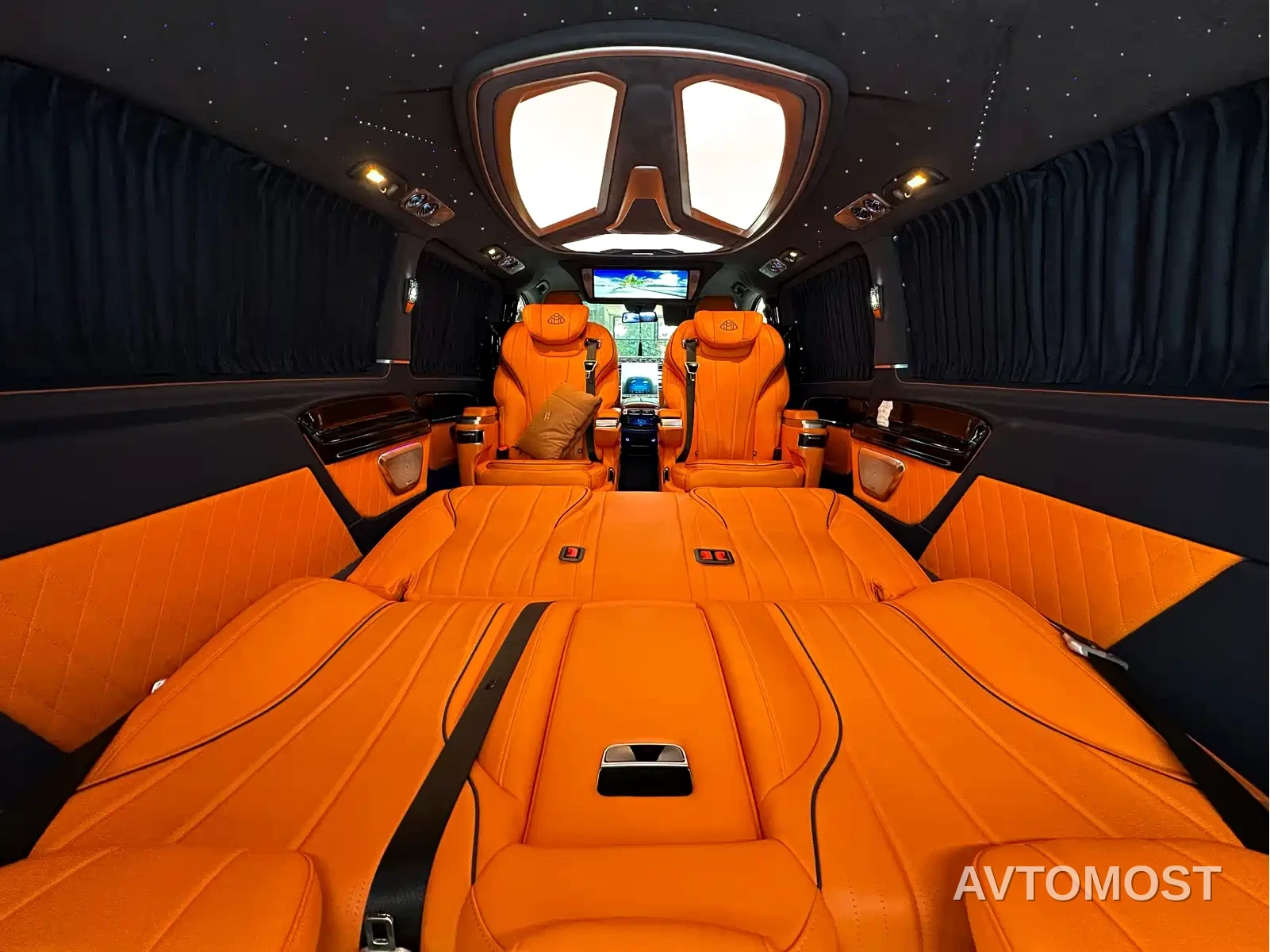Mercedes-Benz Vito 2023 2.0T Business 7-Seater — фото 6