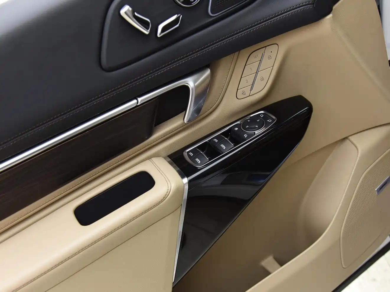 Buick Century 2023 2.0T 7-seater Premium — фото 8
