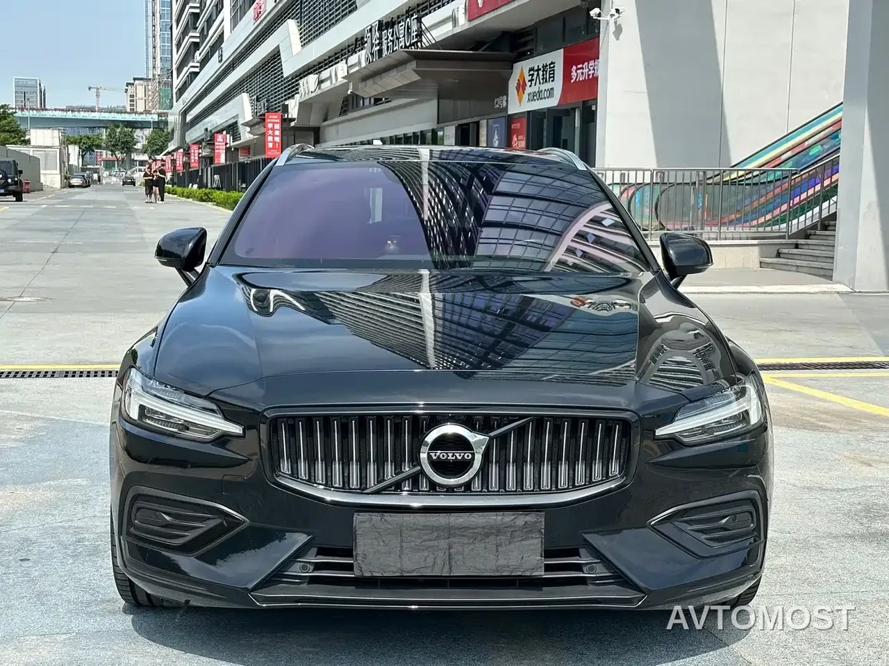 Volvo V60 2021 B5 Zhiyuan Luxury Edition — фото 2